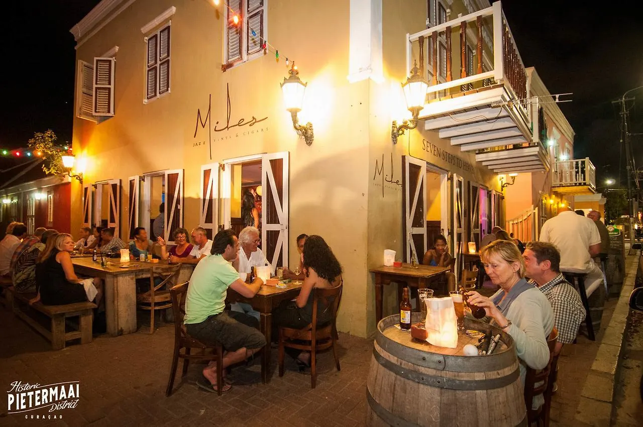 Hostel Bed & Bike Curacao Willemstad